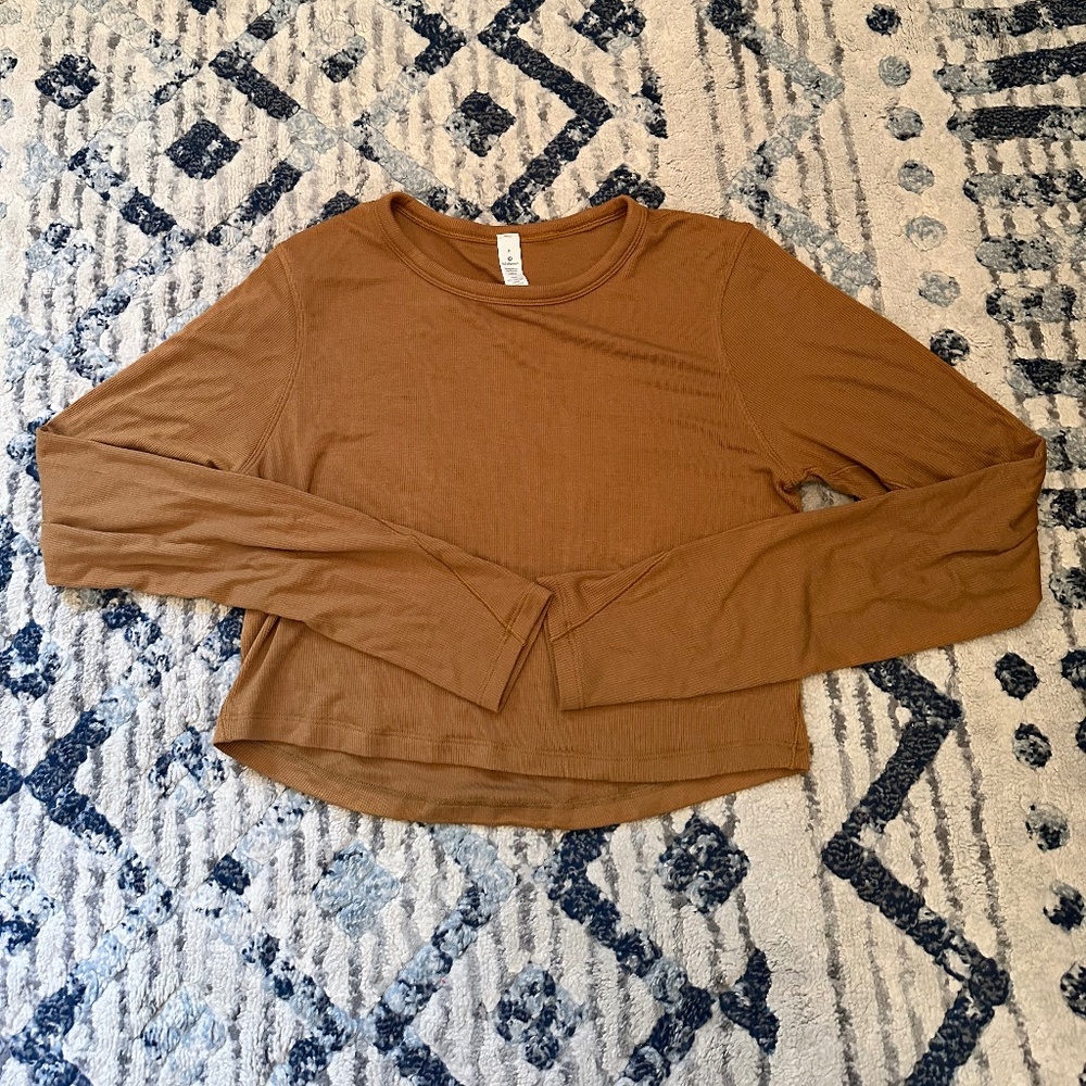 Lululemon ribbed cropped long sleeve size 8